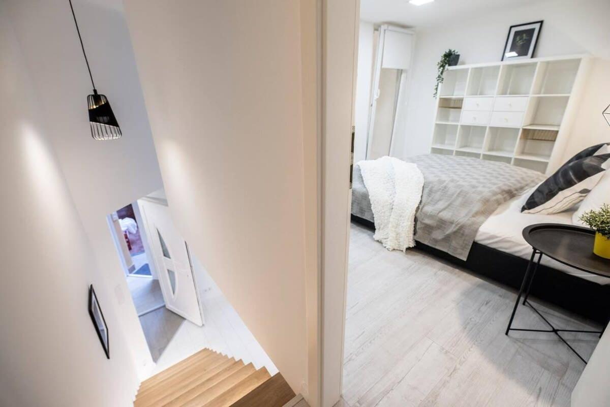 Renovated Design Apartment Close To The Danube Boedapest Buitenkant foto