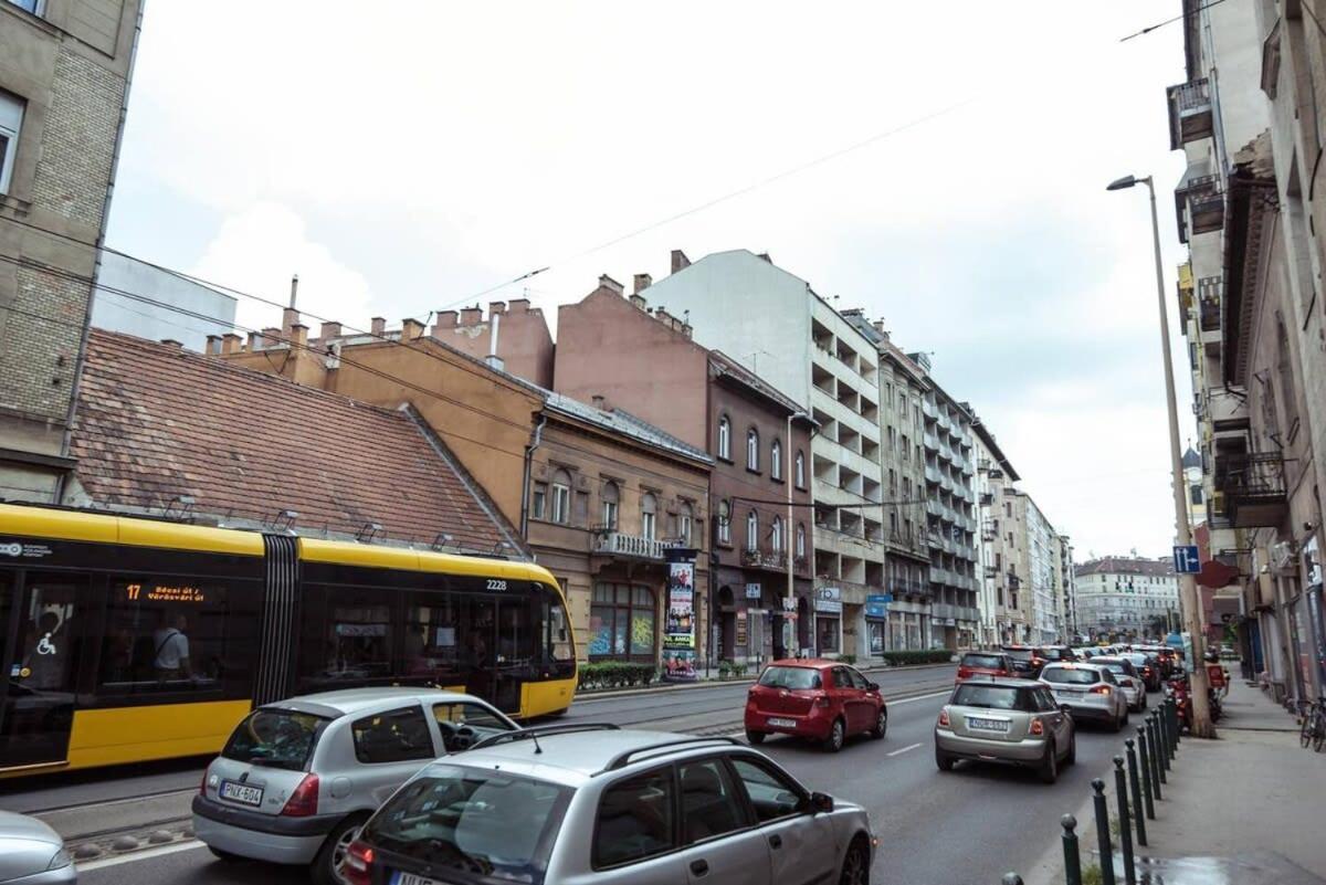Renovated Design Apartment Close To The Danube Boedapest Buitenkant foto