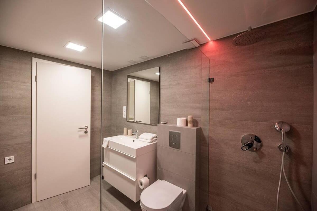 Renovated Design Apartment Close To The Danube Boedapest Buitenkant foto